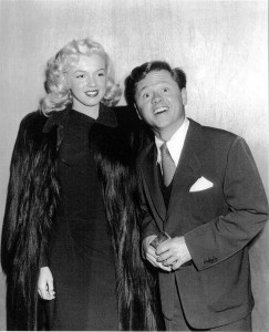 maril68yn-20091222122237-Marilyn_and_Mickey_Rooney_At_Emporers_Waltz_Premiere_1948_01-original