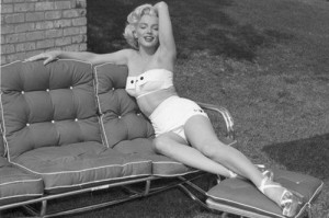 Mischa Pelz, lawn furniture ad, 1952
