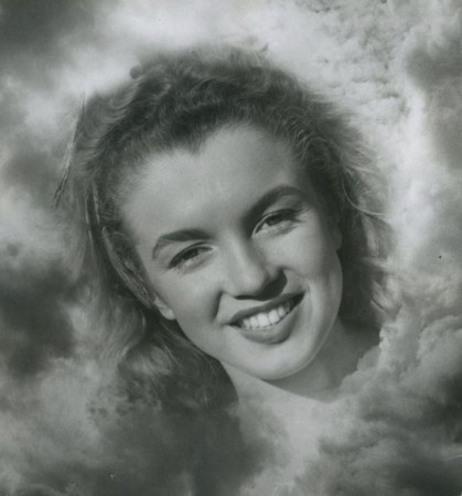 Photo by Andre de Dienes