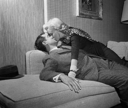 Marilyn smooches with Tommy Noonan in 'Gentlemen Prefer Blondes'