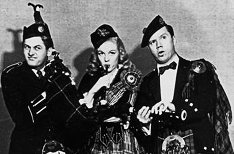 Alan Young (left) with Marilyn in 1946