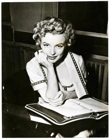 Marilyn at UCLA, 1952 (photo by Mel Traxel)